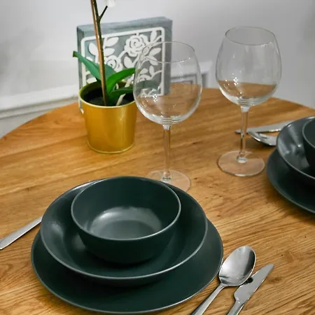 Stara Praga Vistula By Bookinghost * 华沙