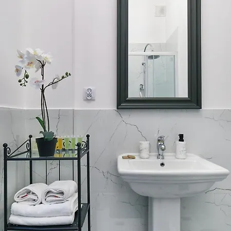 Stara Praga Vistula By Bookinghost